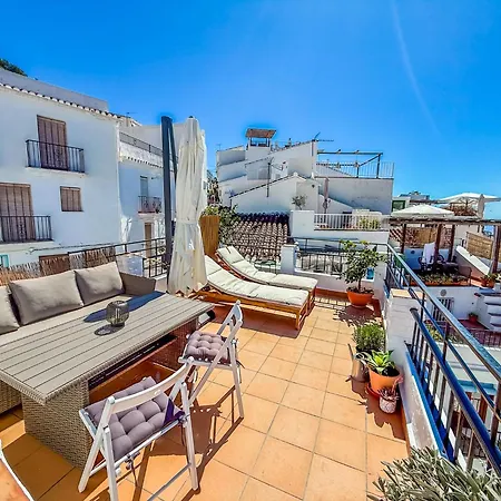 2 Bedroom House With Roof Terrace In The Beautiful Village Of Frigiliana